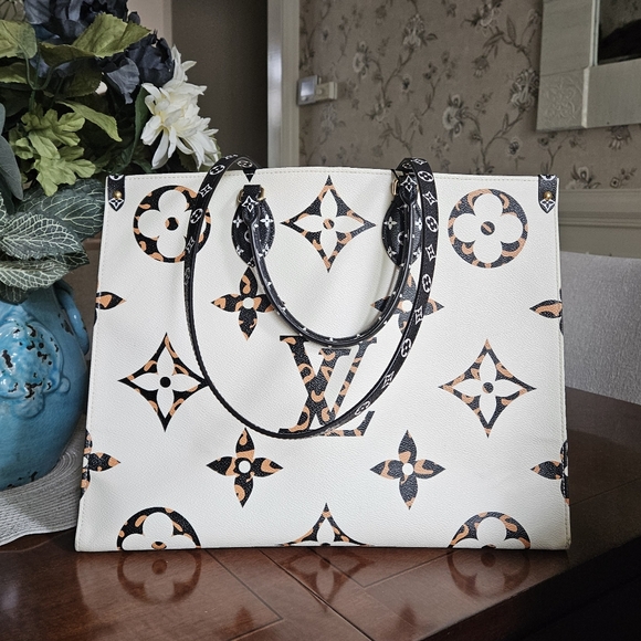 Louis Vuitton Monogram Jungle Onthego GM In EUC with Dustbag and COA - Picture 1 of 16